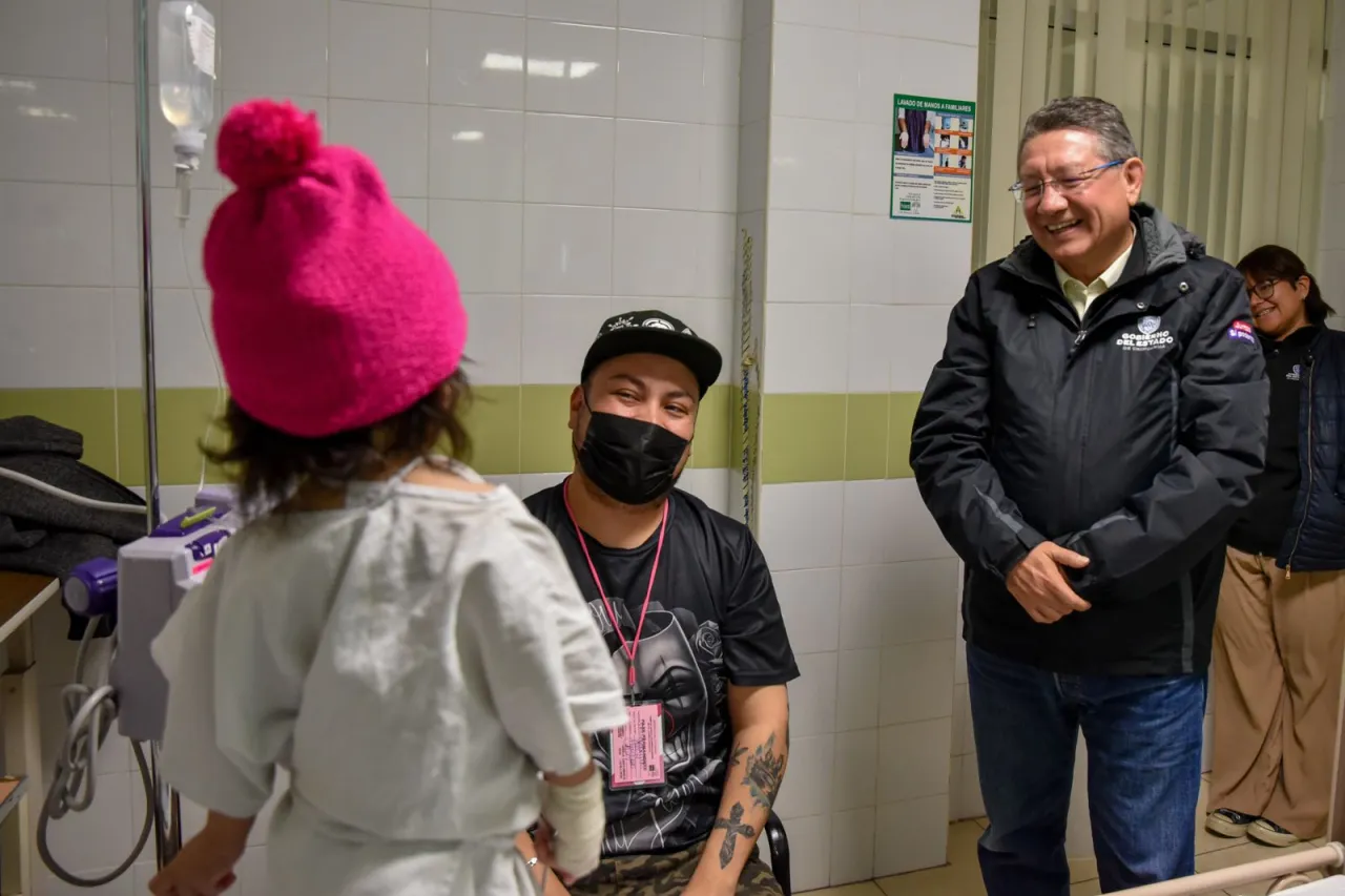 Regalan gorritos a 'Casa del Menor Migrante' y al Hospital Infantil