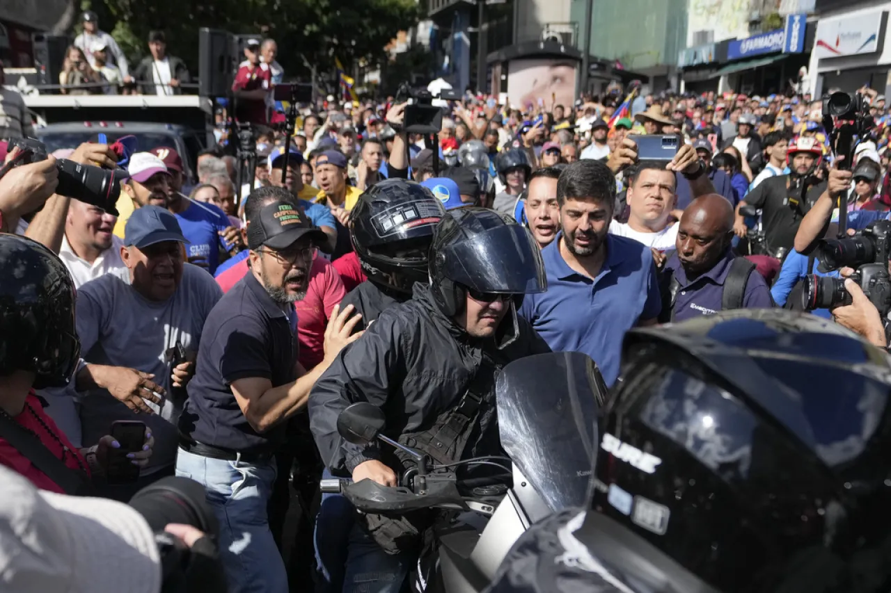 Oposición asegura que Machado fue liberada