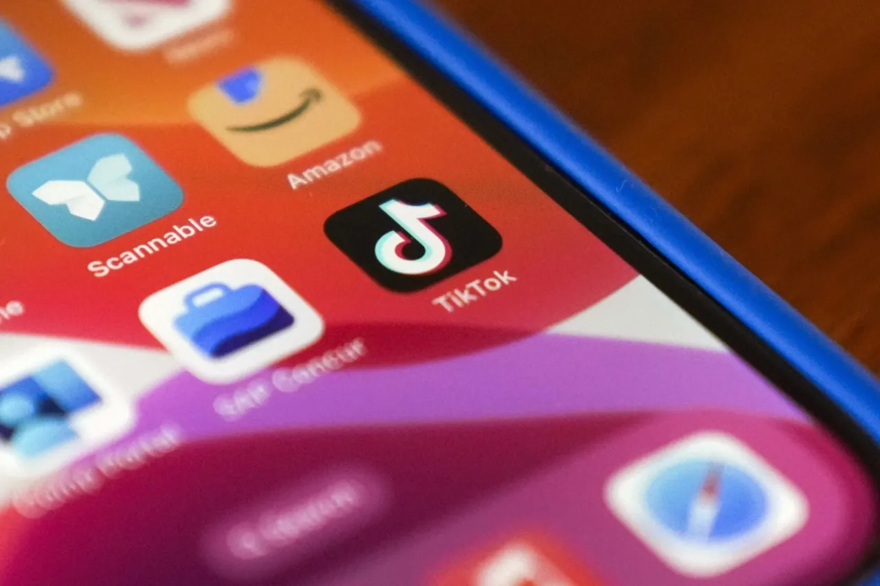 ¿Qué pasará con TikTok en la tienda de apps de Apple y Google el domingo?