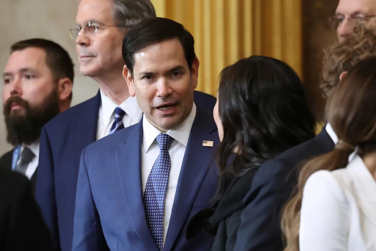 Senado confirma a Marco Rubio como secretario de Estado