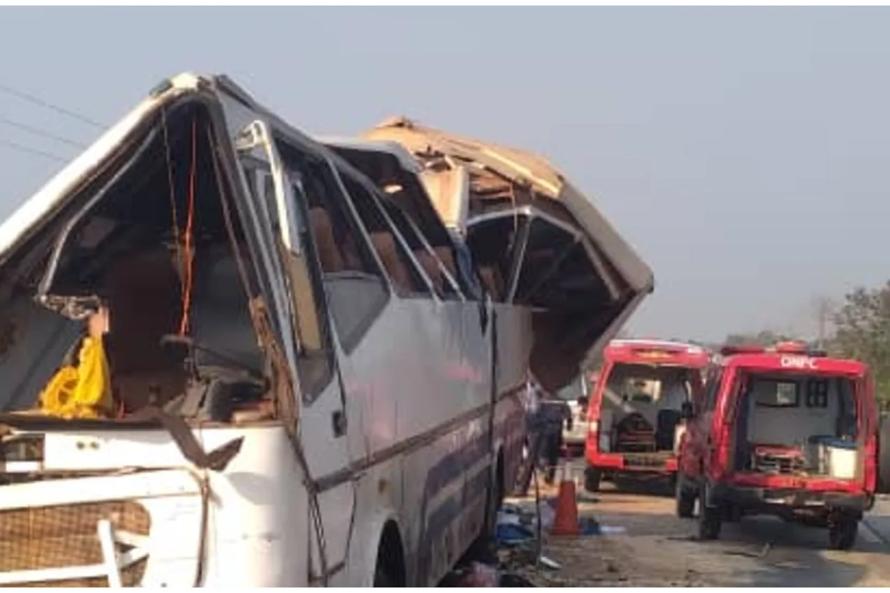 Choque de camiones en Costa de Marfil deja 17 muertos