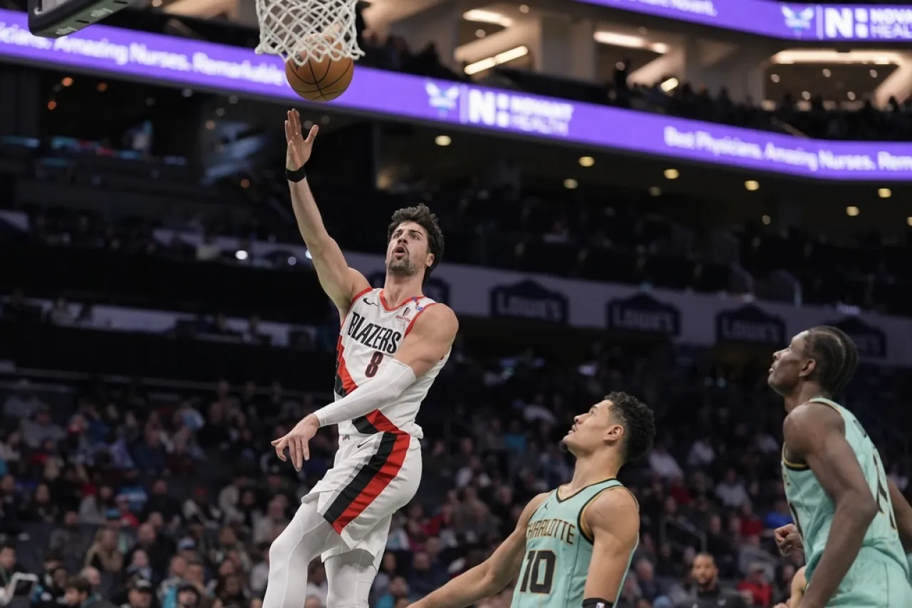 Trail Blazers vencen a los Hornets
