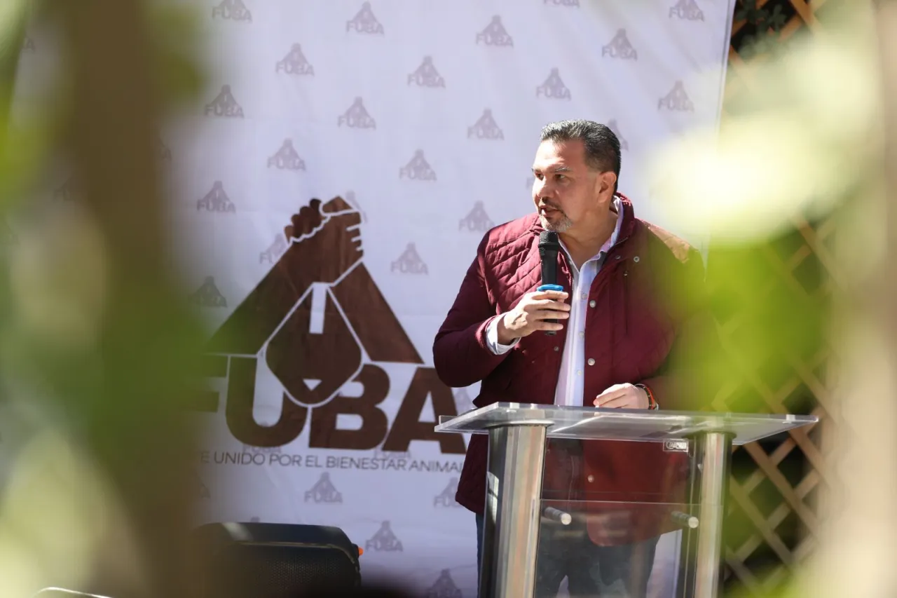 Se reúne alcalde con miembros del Frente Unido por el Bienestar Animal