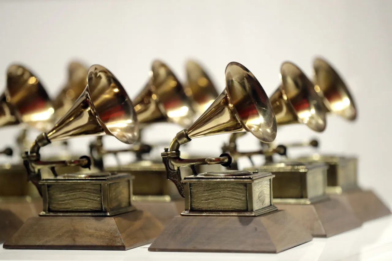 Sabrina Carpenter y Charli xcx ganan su primer Grammy