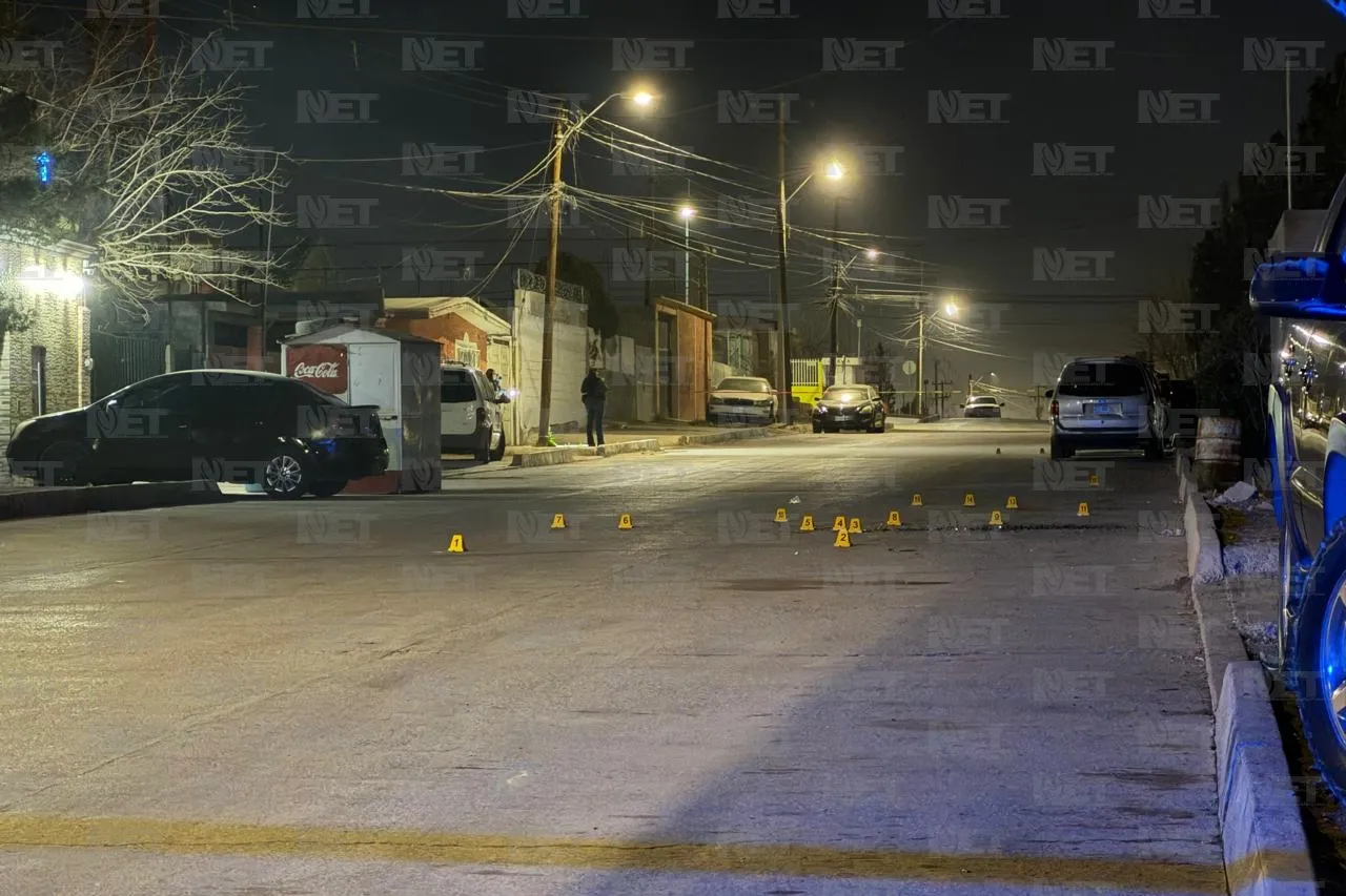 Juárez: Sicarios disparan desde auto a dos hombres