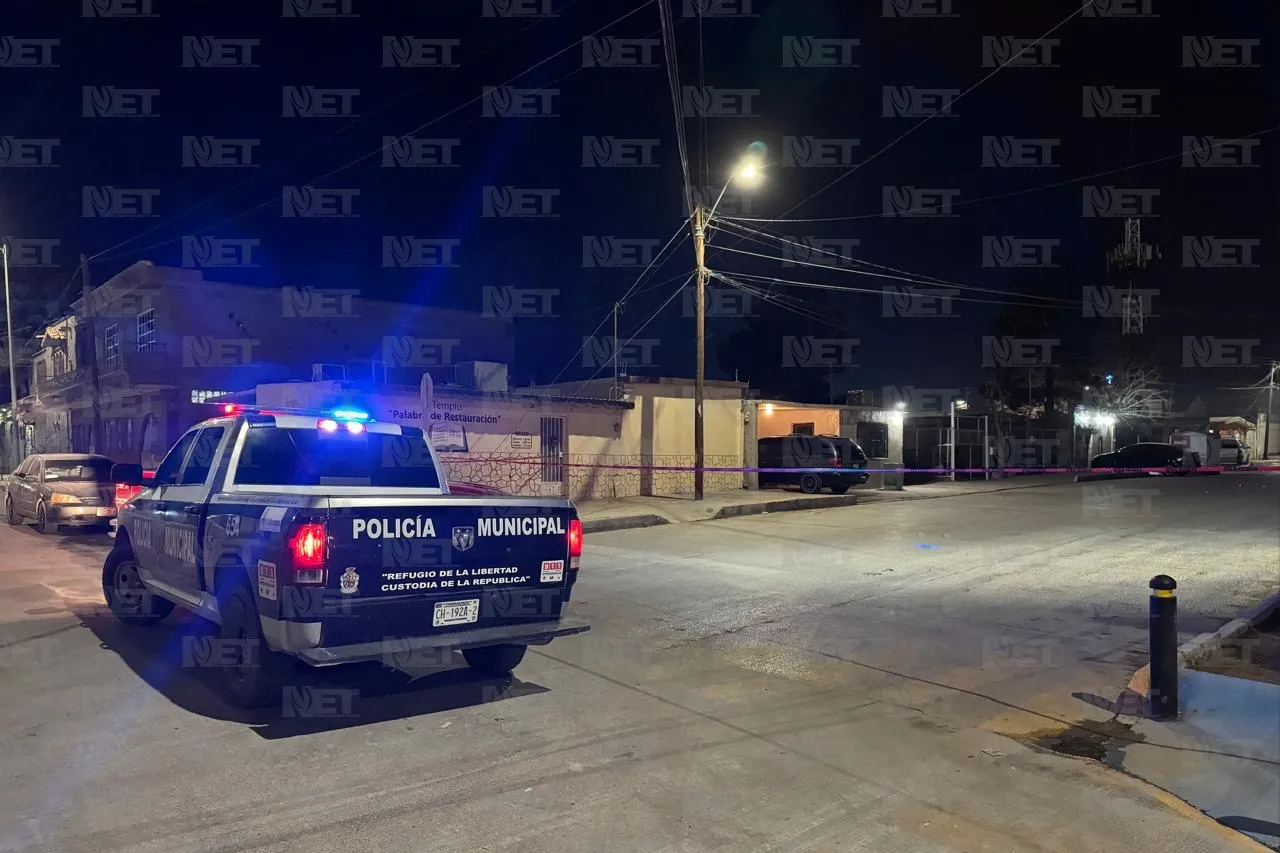Juárez: Sicarios disparan desde auto a dos hombres
