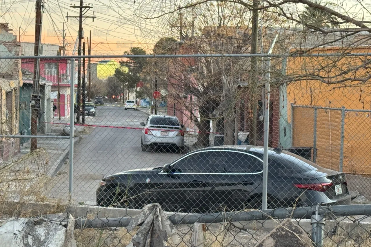 Hallan cadáver en vehículo de lujo en la Bellavista