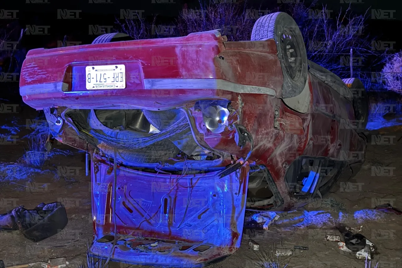 Alcohol, carretera y volante dejan muerto a adulto mayor en volcadura