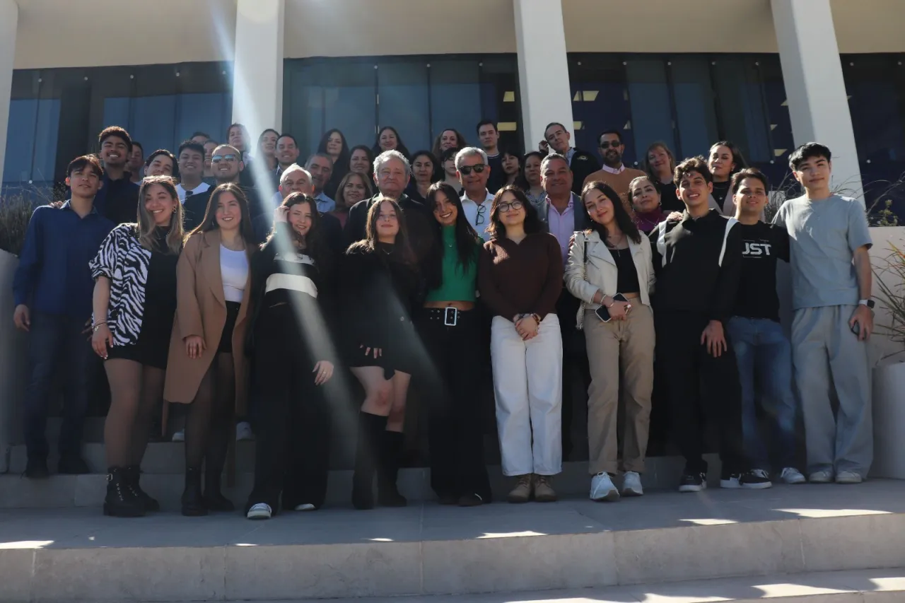 Regresan 17 estudiantes de la UTCH tras estadía académica en China