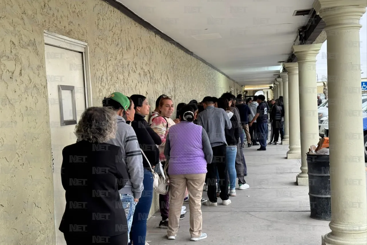 Para el último: Saturan módulos del INE para tramitar credencial