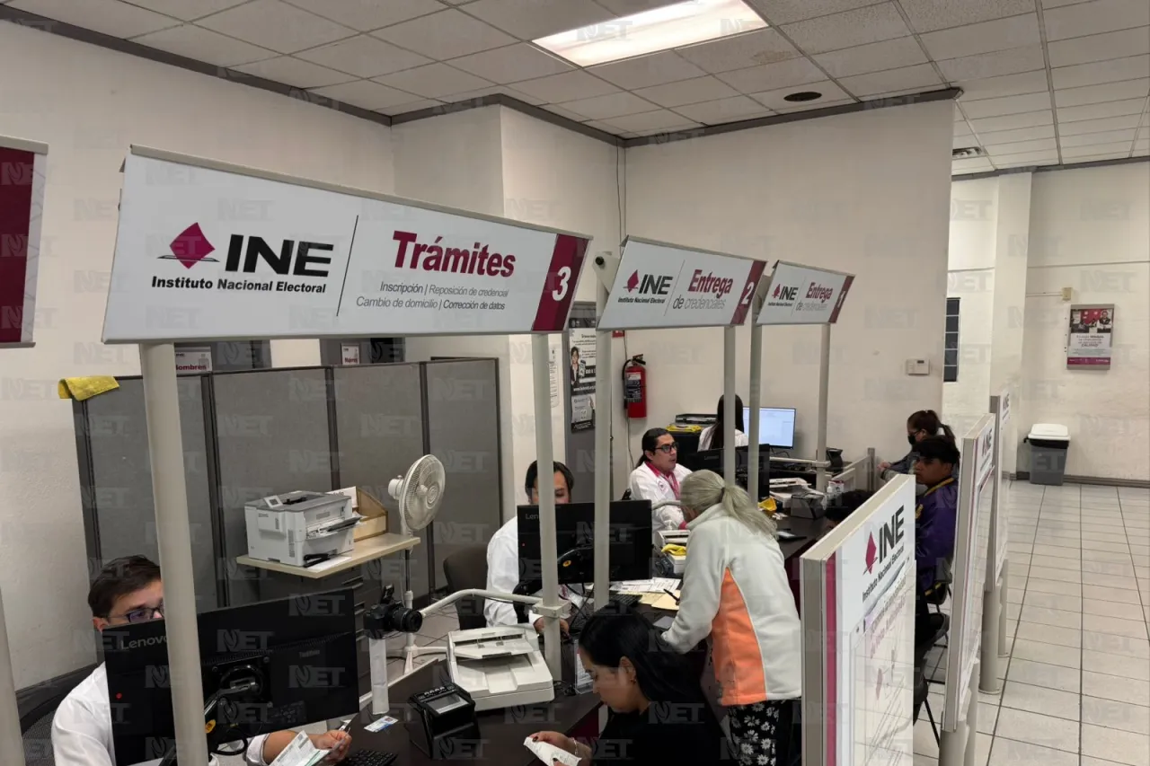 Para el último: Saturan módulos del INE para tramitar credencial