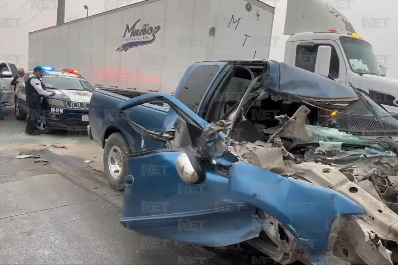 Pick up no vio al tráiler y se estrelló: Peritaje