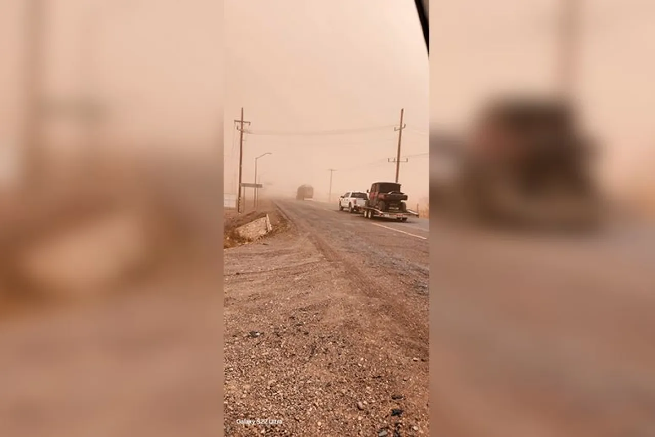Cierran tramos carreteros por tolvaneras en la región noroeste