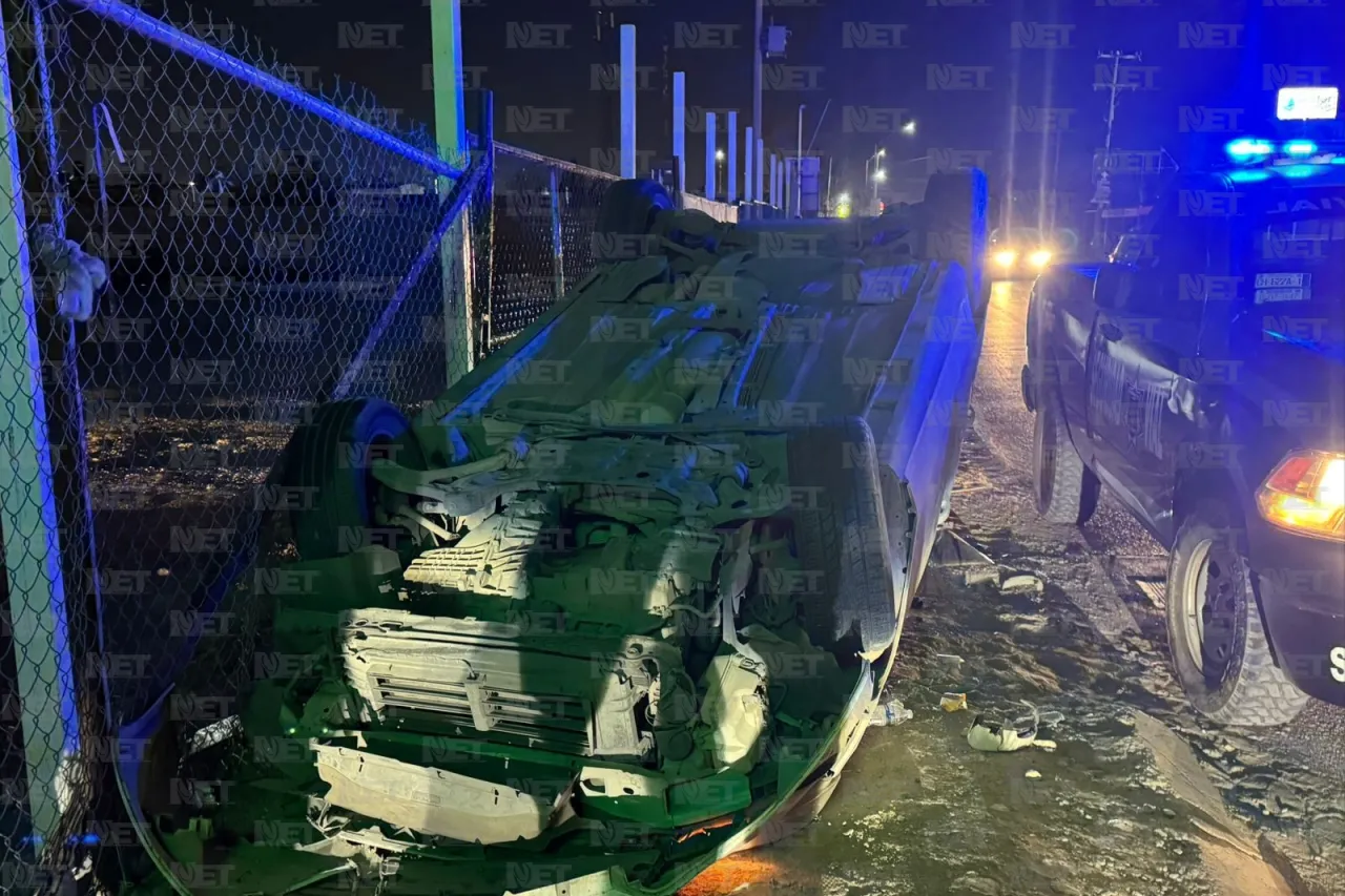 Imprudencia de conductores causa volcadura