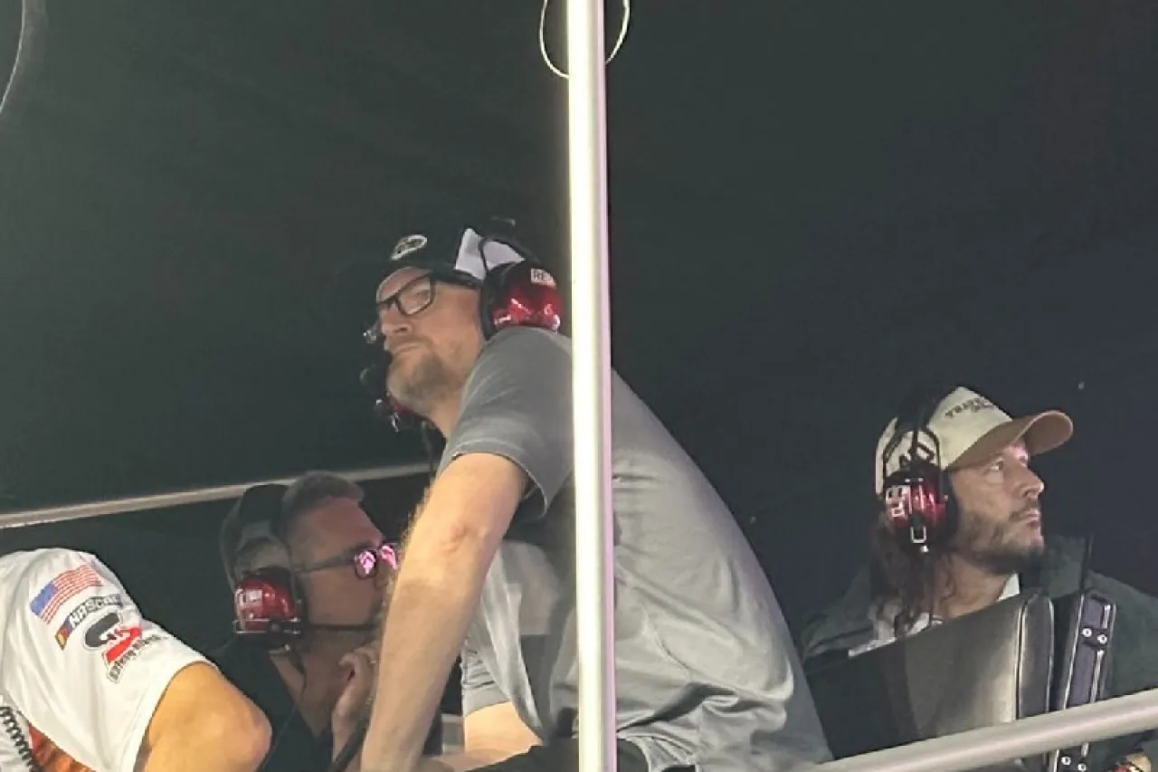 Dale Earnhardt Jr. se mete a las 500 Millas de Daytona como propietario