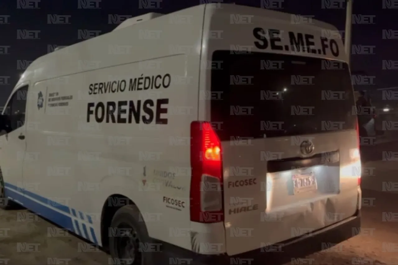 Dejan encobijado en tapia de Villas del Sur