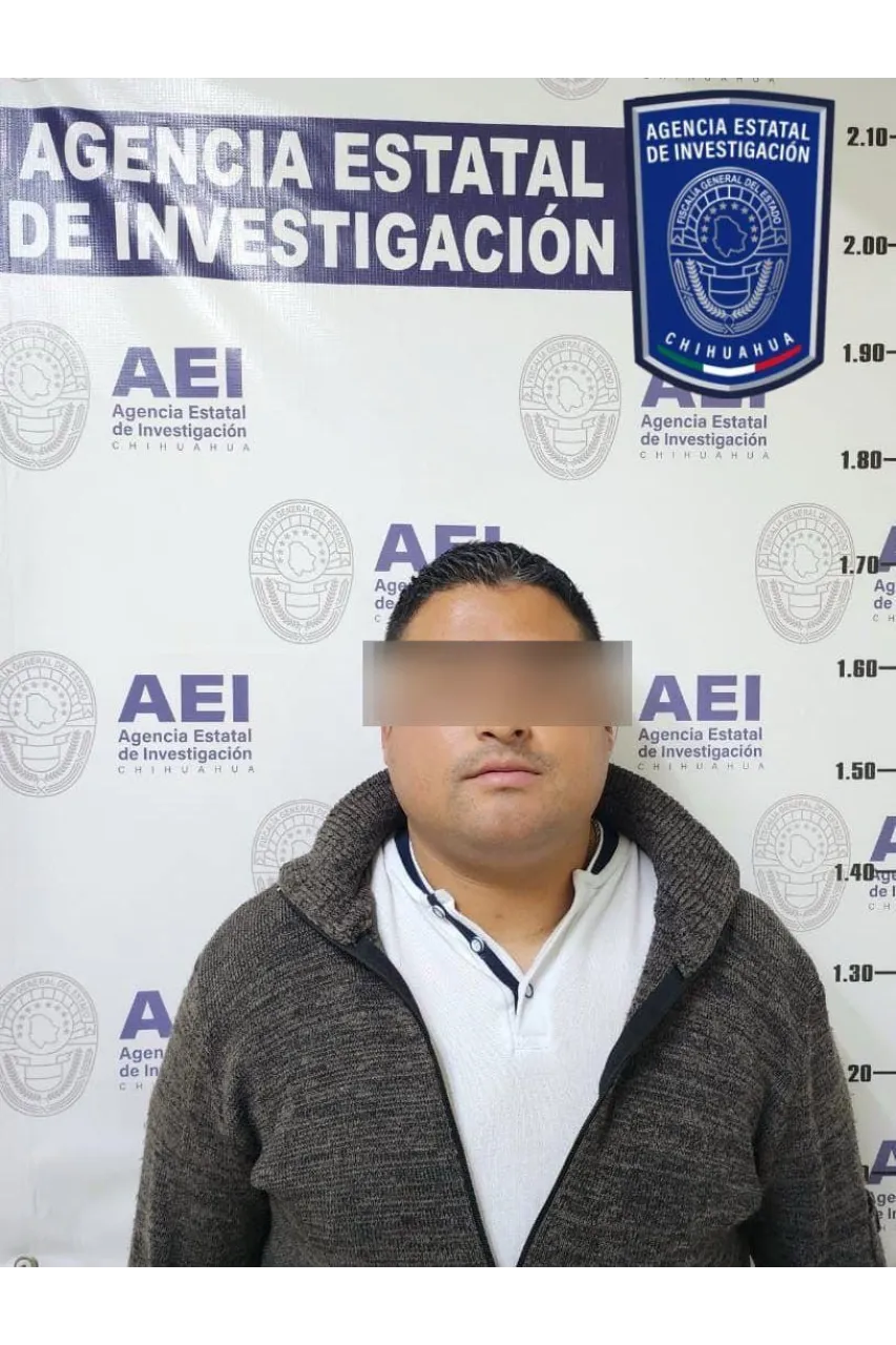 Detienen a agente municipal de Chihuahua con arsenal