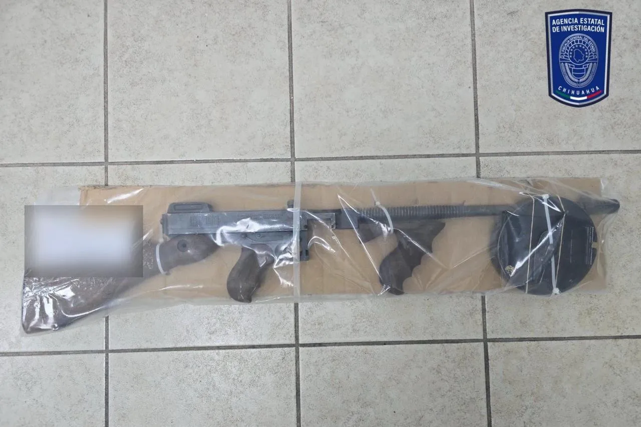 Detienen a agente municipal de Chihuahua con arsenal