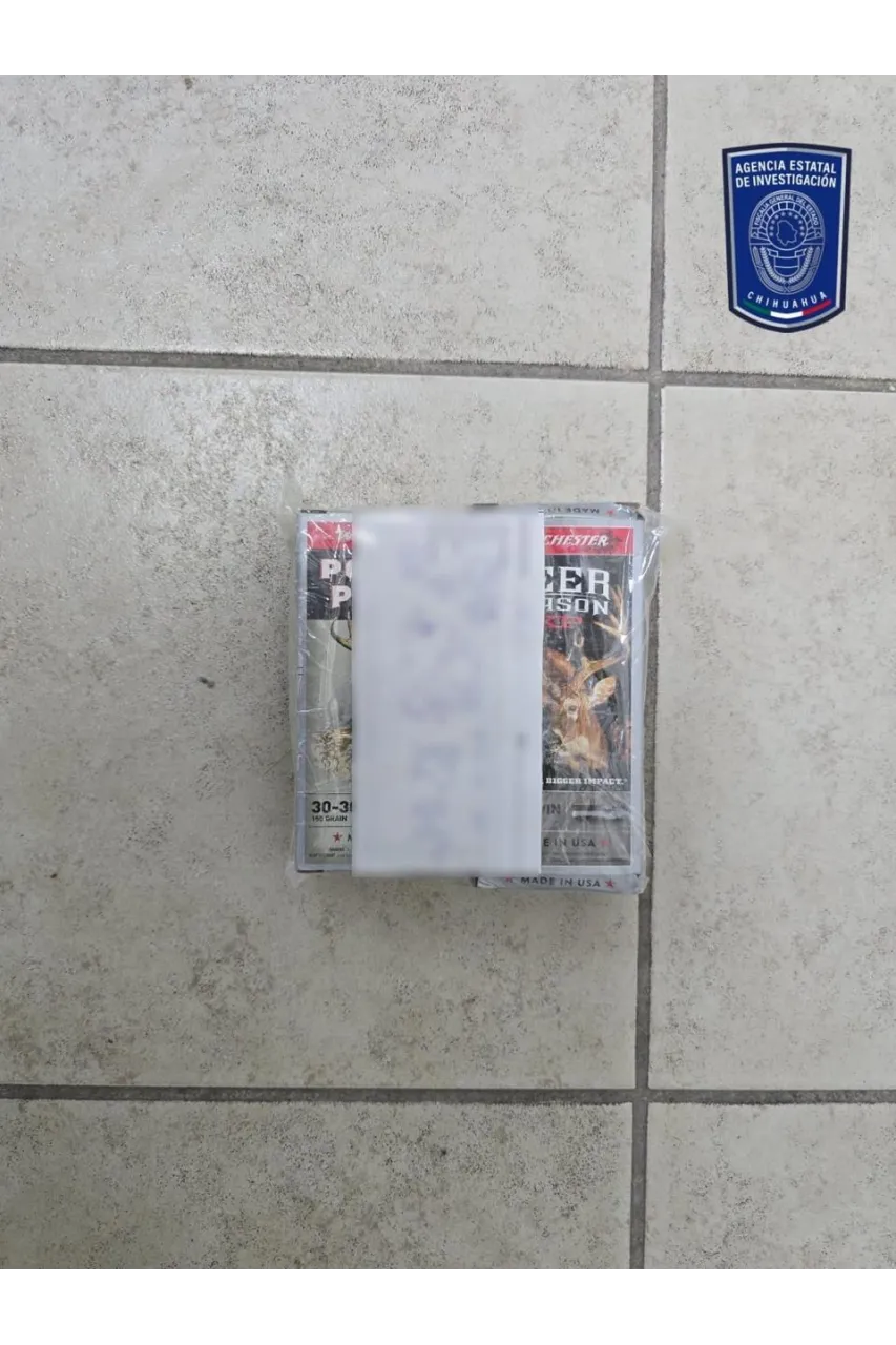 Detienen a agente municipal de Chihuahua con arsenal