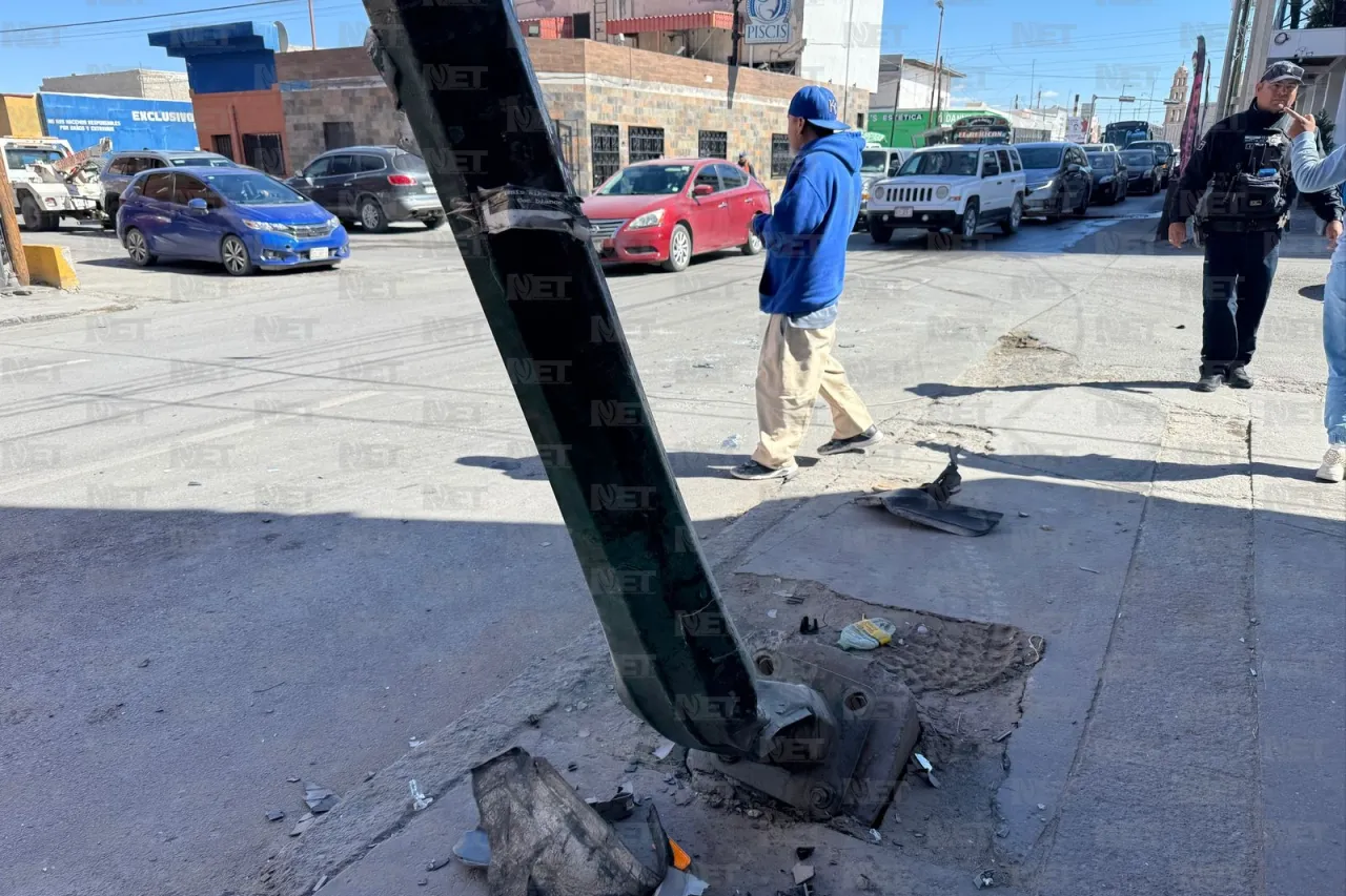 Choque en la zona centro provoca caos vial