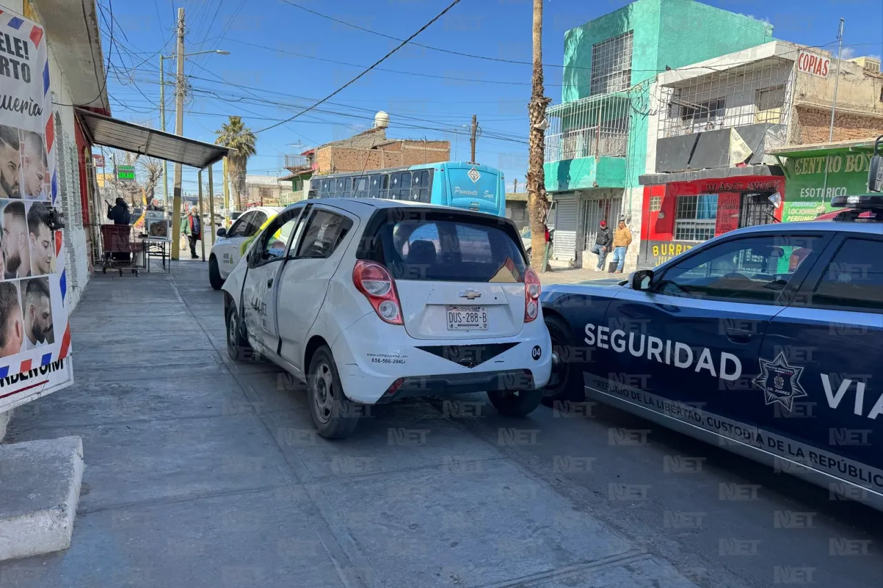 Choque en la zona centro provoca caos vial