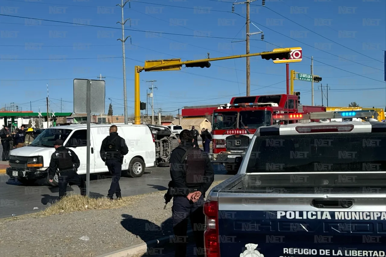 Choque con volcadura deja varios lesionados en Zaragoza y Eje Vial Juan Gabriel