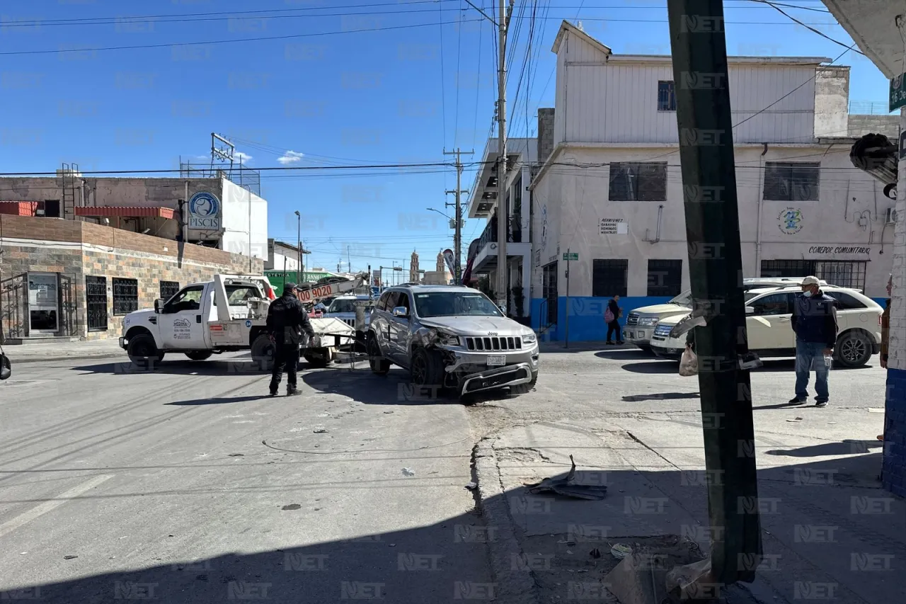 Choque en la zona centro provoca caos vial