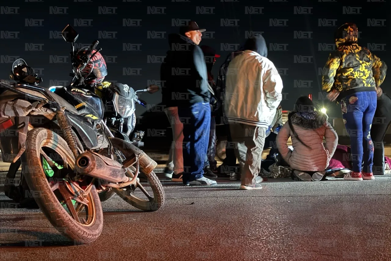 Da la vuelta de forma imprudencial y les corta el paso a dos bikers
