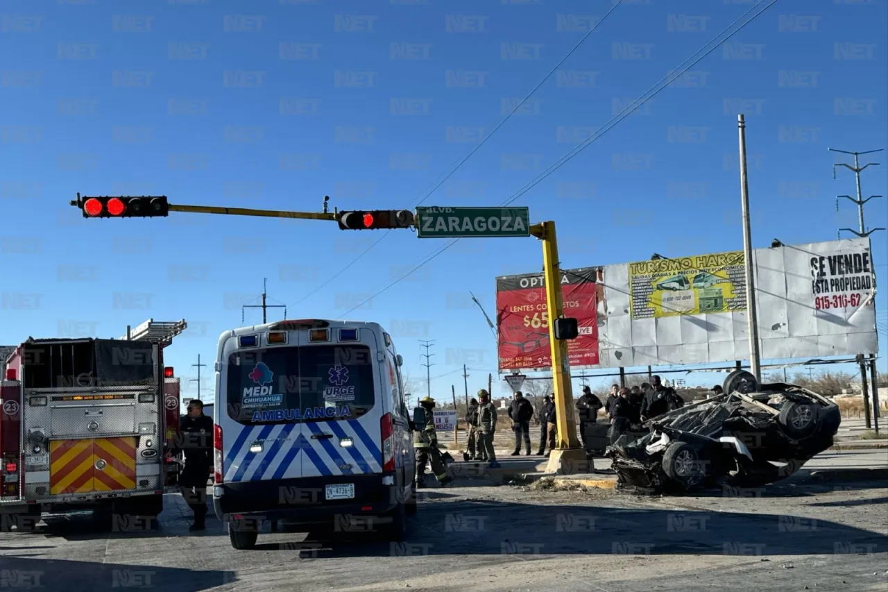 Choque con volcadura deja varios lesionados en Zaragoza y Eje Vial Juan Gabriel