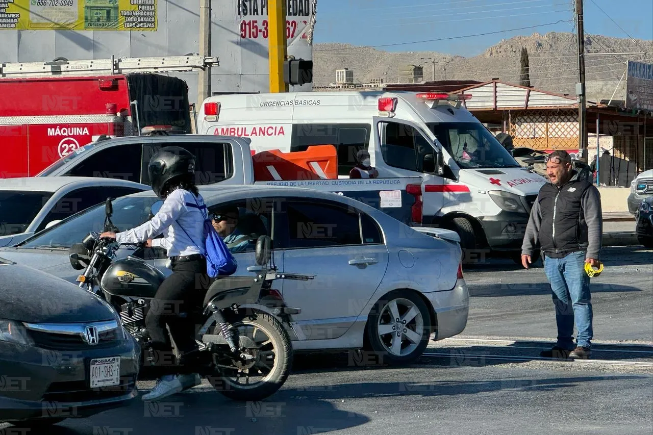 Choque con volcadura deja varios lesionados en Zaragoza y Eje Vial Juan Gabriel