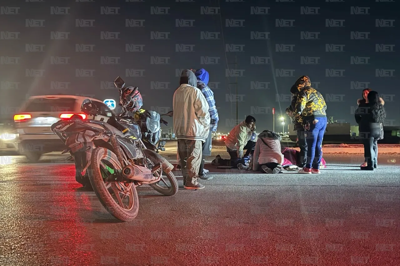 Da la vuelta de forma imprudencial y les corta el paso a dos bikers