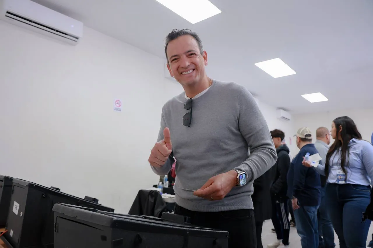 Alcalde Bonilla y su familia votan en el Presupuesto Participativo 2025