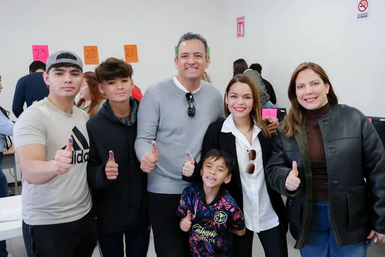 Alcalde Bonilla y su familia votan en el Presupuesto Participativo 2025