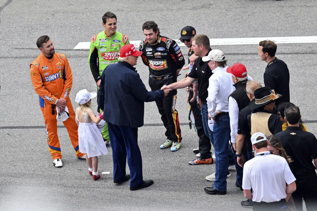 Trump asiste a Daytona 500