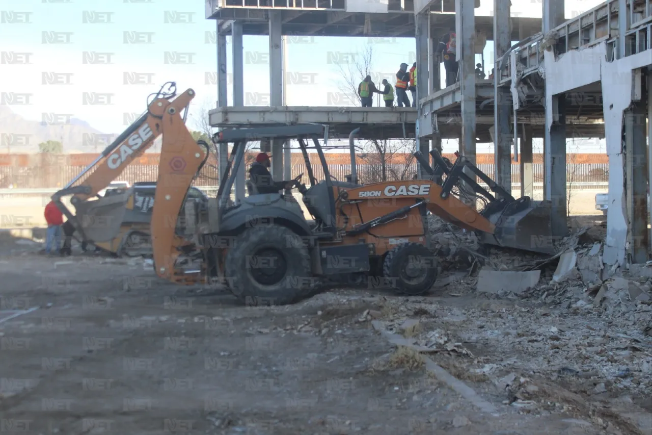 Realizan operativo de limpieza en edificio abandonado atrás de la Aduana