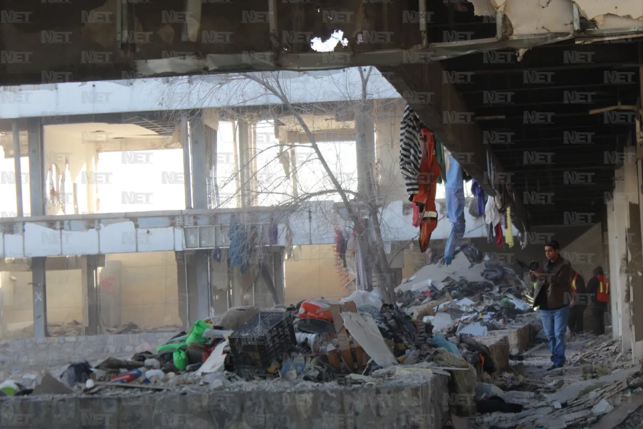 Realizan operativo de limpieza en edificio abandonado atrás de la Aduana