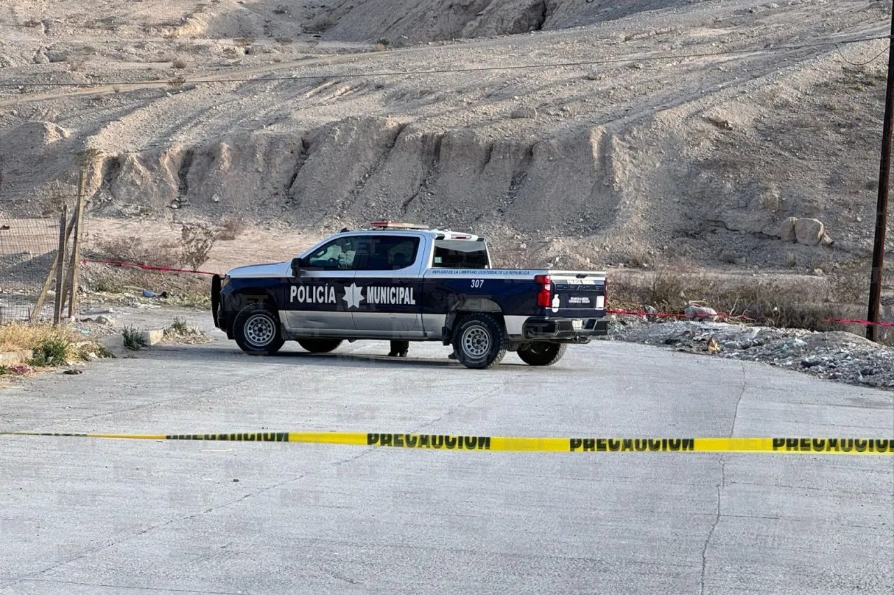 Tiran cuerpo embolsado en barranco de la colonia Los Ojitos