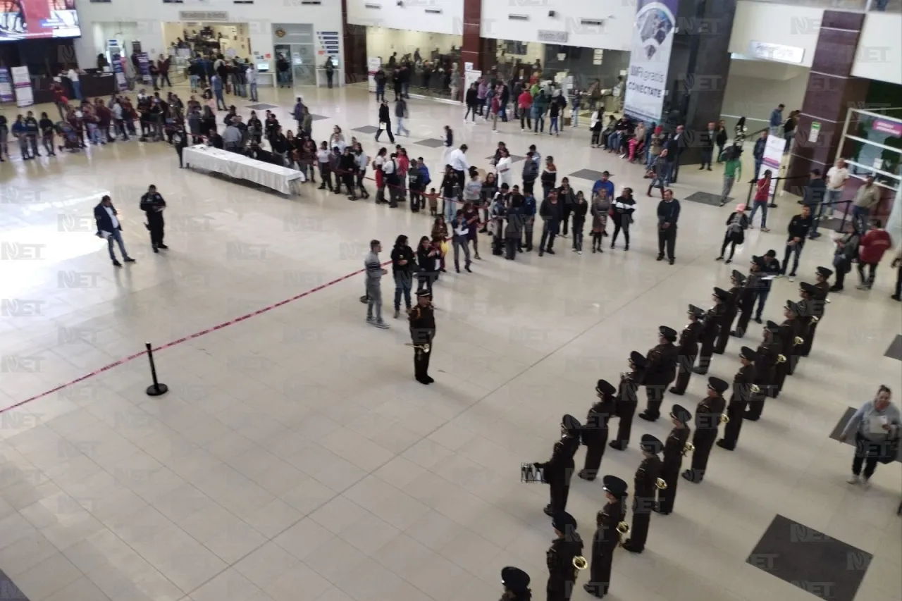 Realizan concurso de Bandas de Guerra en Pueblito Mexicano