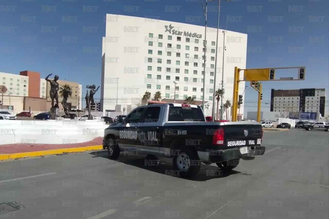 Por instalación de puente peatonal cierran la Teófilo Borunda