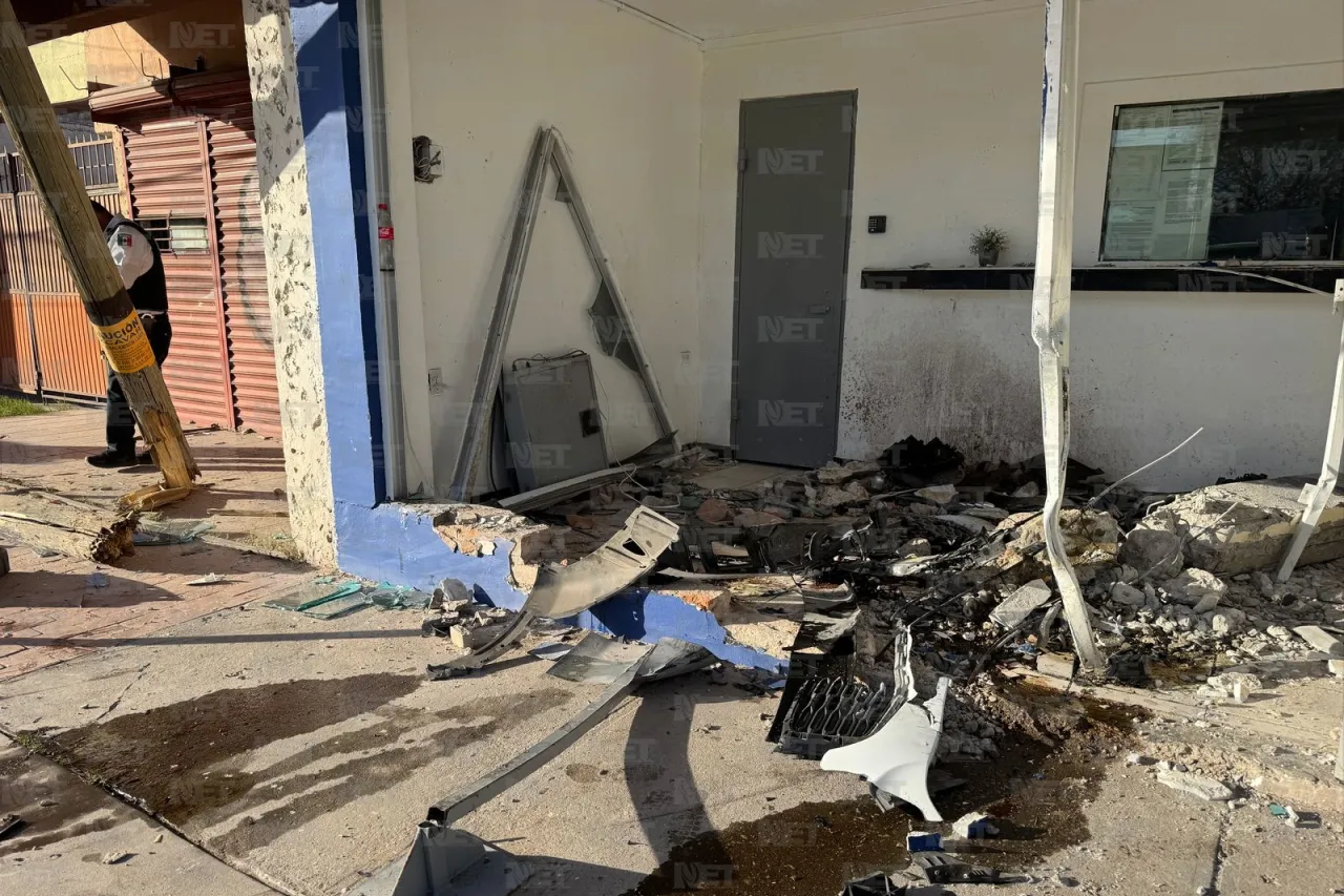 Choca contra casa de cambio en Waterfill
