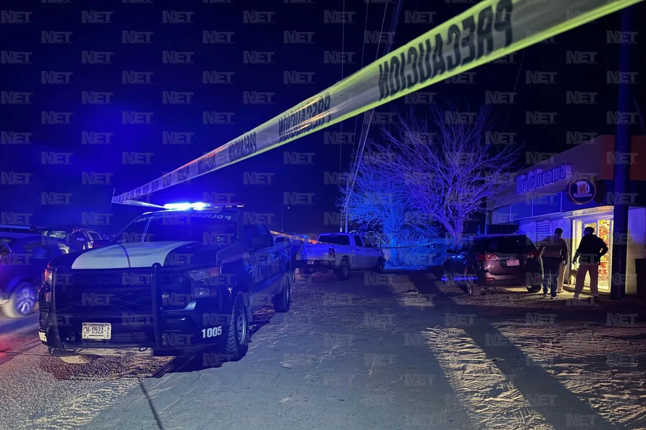 Disparan contra licorería en San Agustín; mujer e hija resultan ilesas
