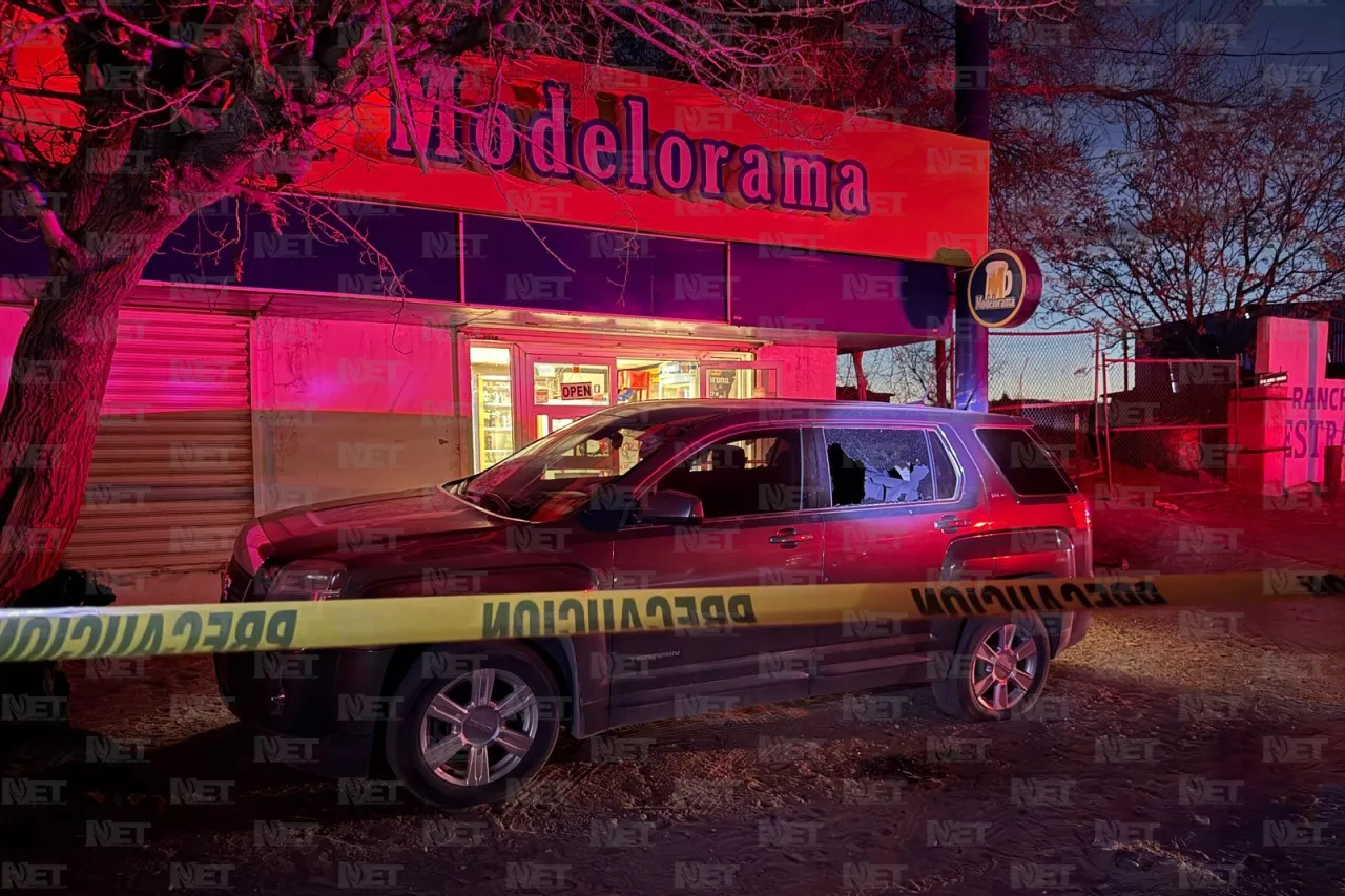 Disparan contra licorería en San Agustín; mujer e hija resultan ilesas
