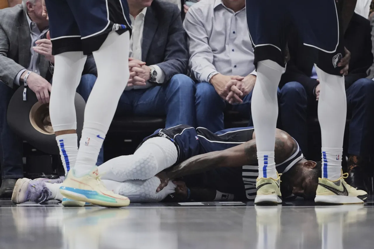 Sufe Kyrie Irving rotura de ligamento en rodilla y se pierde resto de la campaña