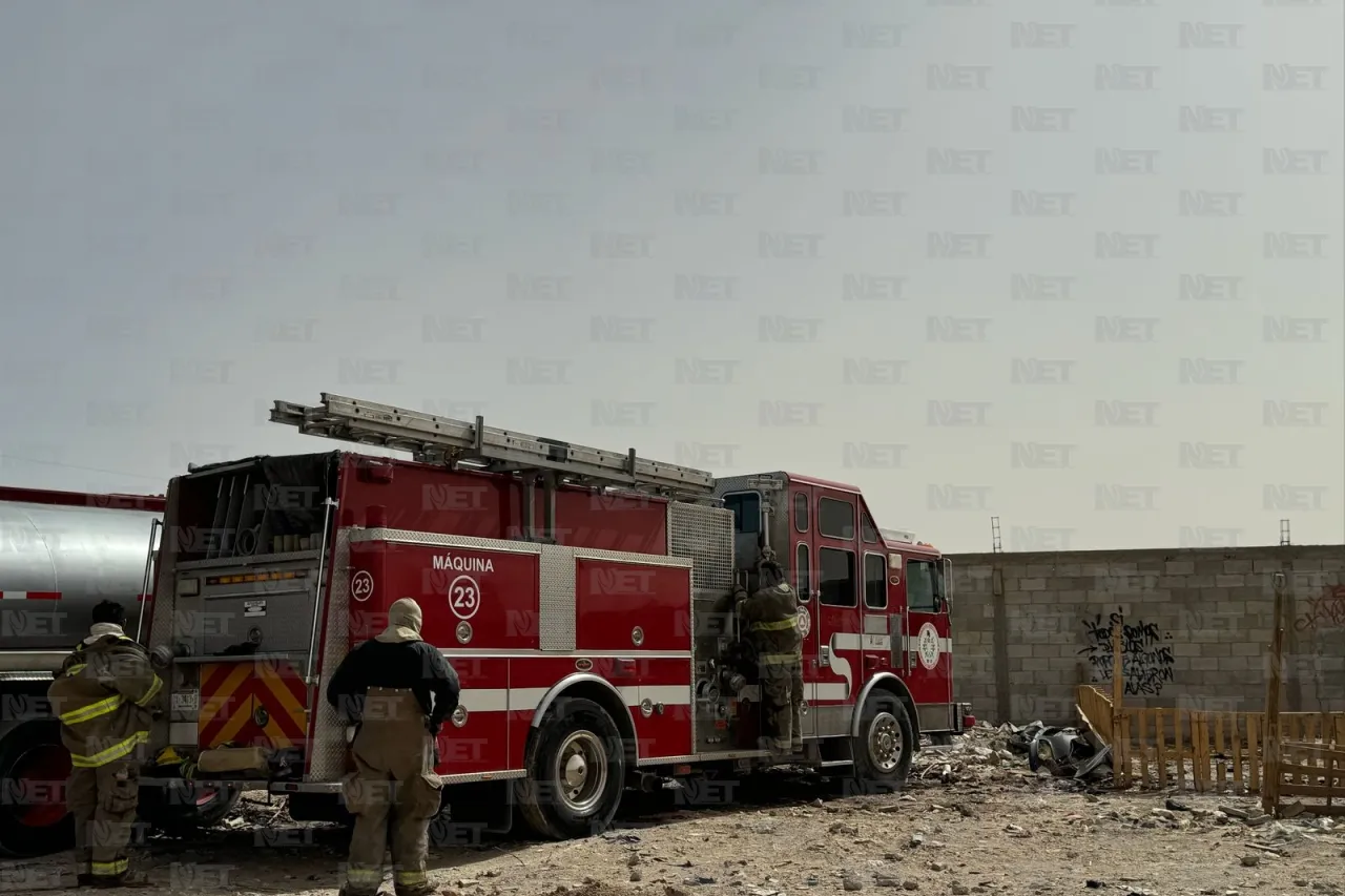 Regresan Bomberos a Colinas del Norte; incendio se extendió a yonke