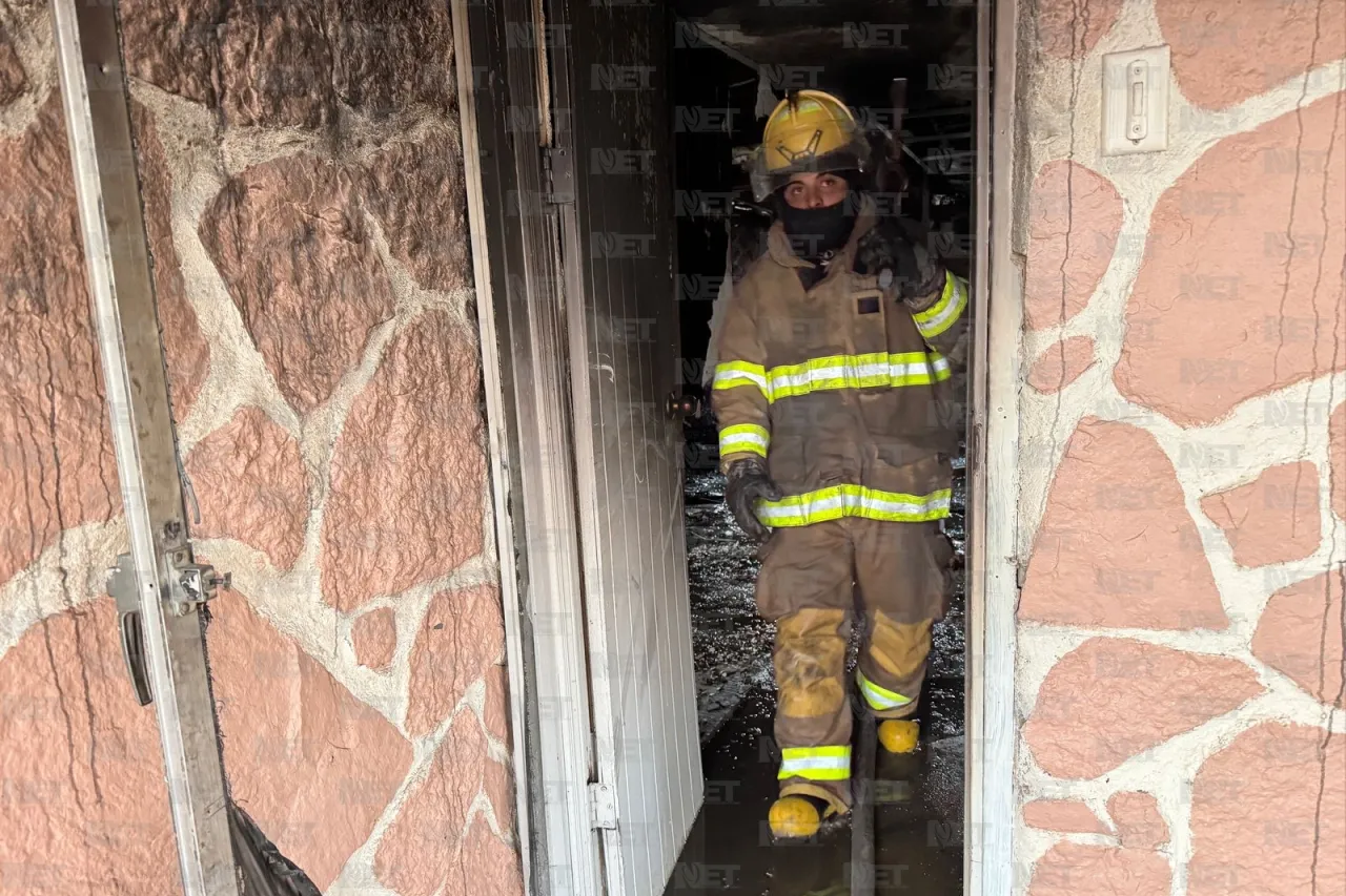 Incendio consume vivienda en la colonia Fidel Ávila