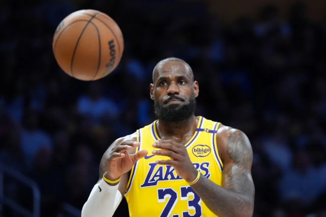 LeBron James se convierte en primer jugador con 50 mil puntos