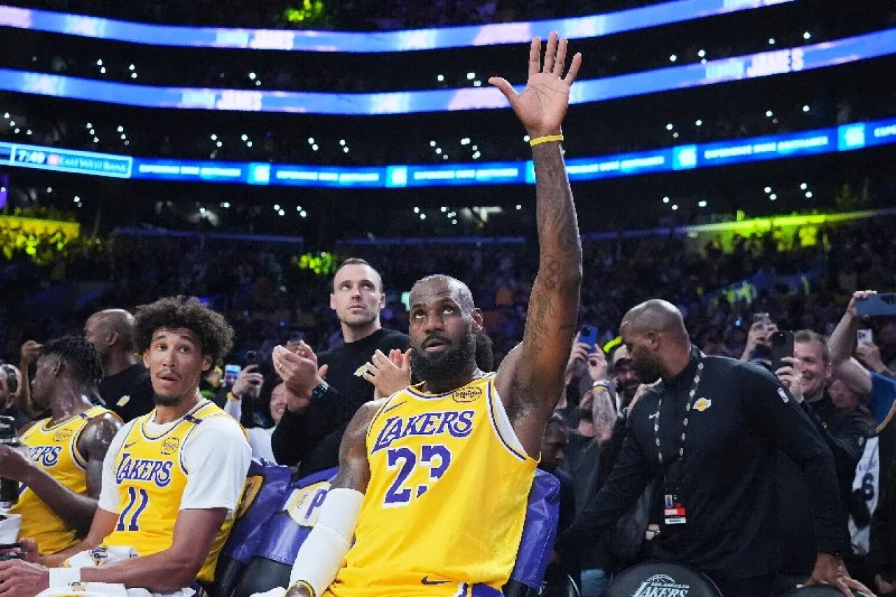 LeBron James se convierte en primer jugador con 50 mil puntos