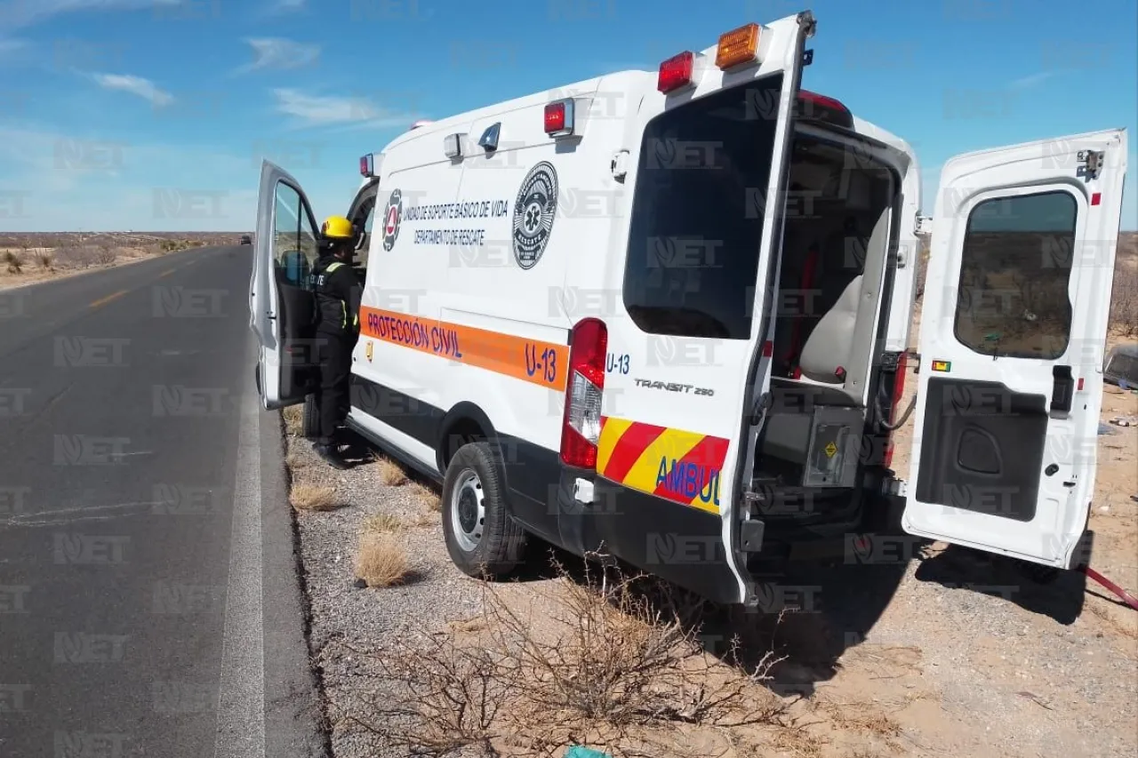 Vuelca camioneta en carretera hacia Puerto Palomas