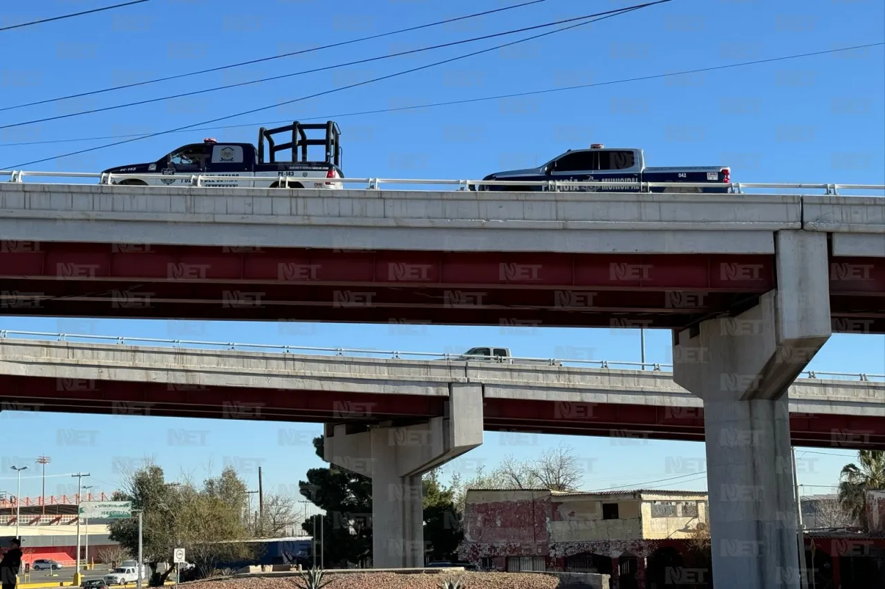 Se movilizan autoridades al puente Sanders por mujer en crisis