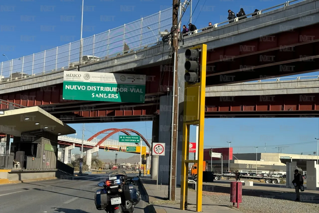 Se movilizan autoridades al puente Sanders por mujer en crisis